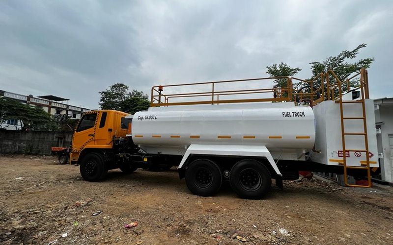 Kendaraan Keperluan Tambang fuel truck